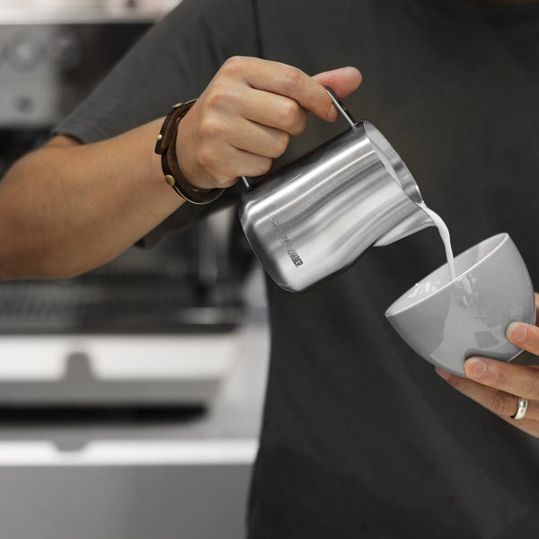 MHW-3BOMBER - Turbo Milk Pitcher 450ml Glossy
