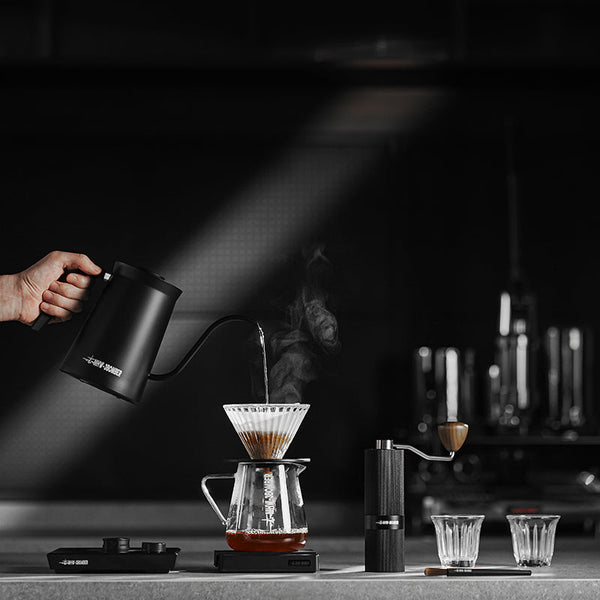 MHW-3BOMBER Assassin M1 9pc Pourover Set Black