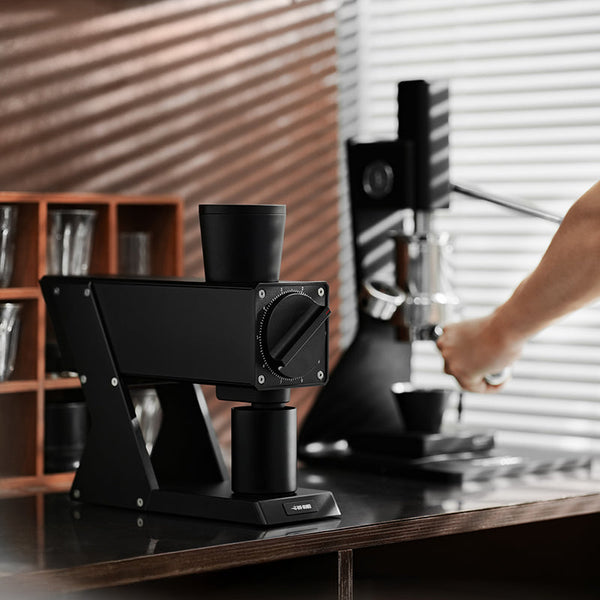 MHW-3BOMBER F74 Navigator Electric Grinder Black