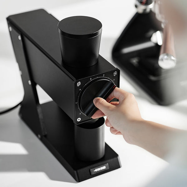 MHW-3BOMBER F74 Navigator Electric Grinder Black
